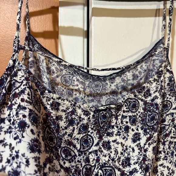 Torrid Blue and White Paisley Tank Cami Size 3 (22/24) - Picture 3 of 4